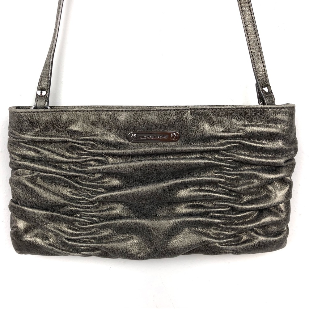 🦩Michael Kors Metallic Crossbody/clutch bag